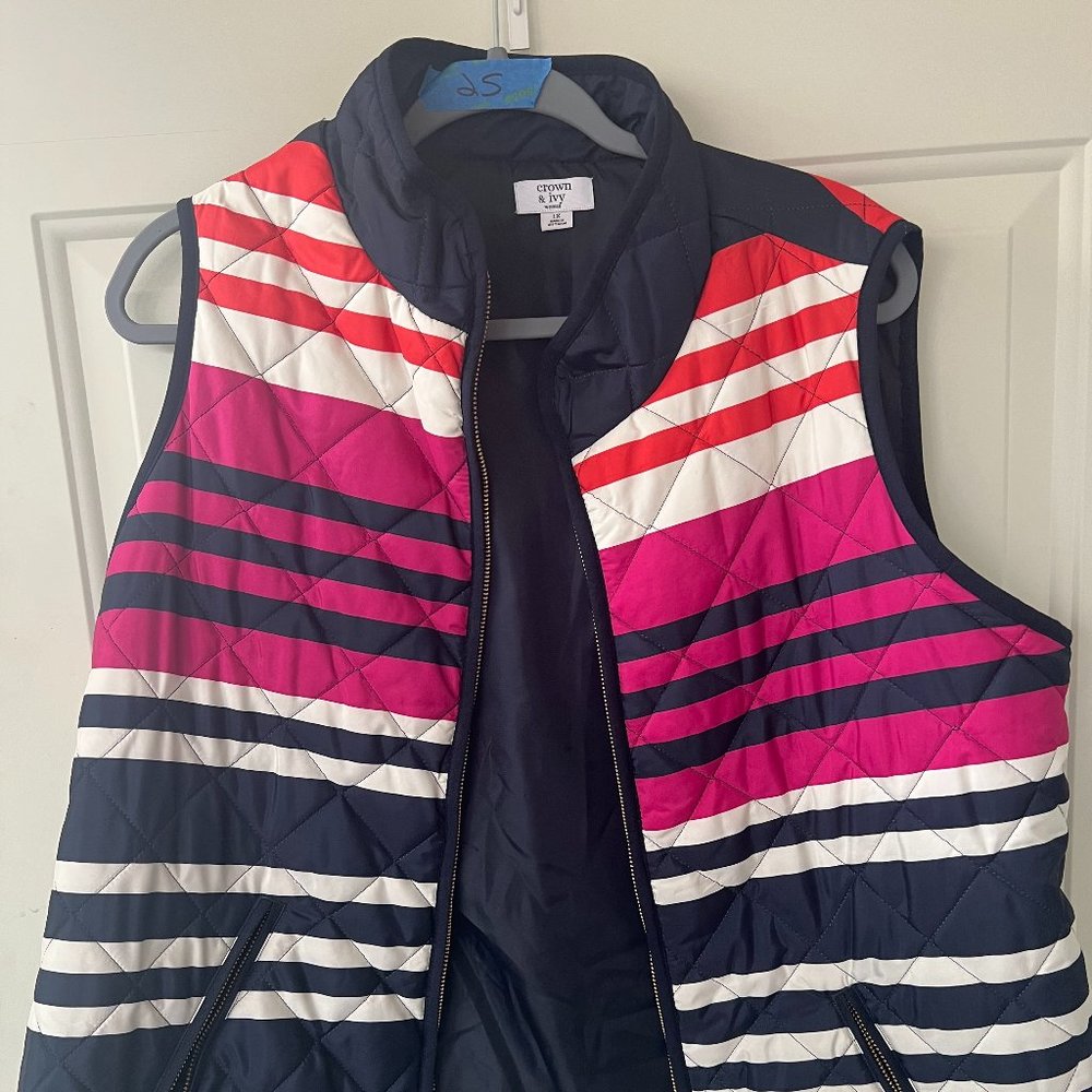 Crown & Ivy vest - SZ XL